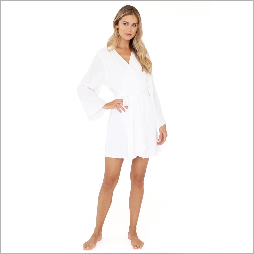 Pretty Plum Sugar Grace White Robe (Size M/L)